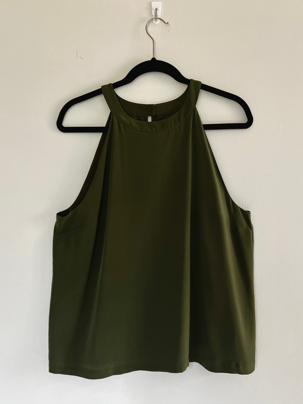 BADGLEY MISCHKA Olive Green 100% Silk High-Neck Cutaway Tank Top Size 12